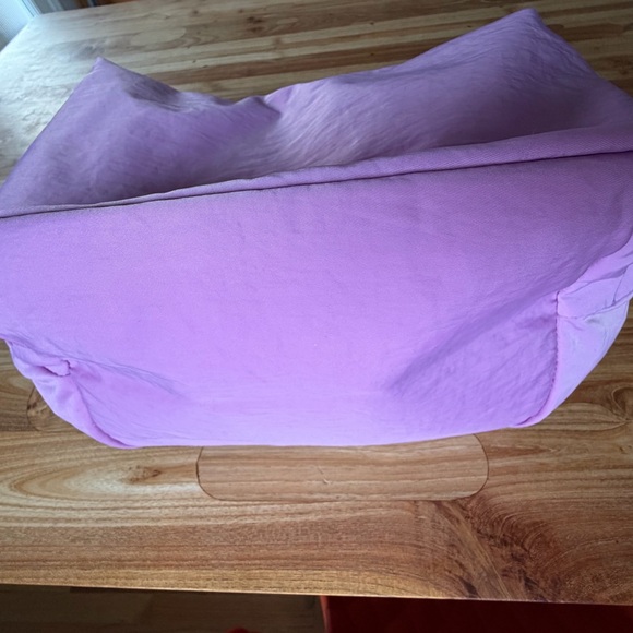 NWT convertible Béis The Crescent Catchall Crossbody Bag BERRY pink Barbie lilac - Picture 13 of 15